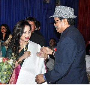 The Governor of Arunachal Pradesh, Shri JP Rajkhowa with popular Film Assamese Actresses, Ms Zerifa Wahid, Northeast Film festival at Indira Gandhi Park, Itanagar on 17th  February 2016.